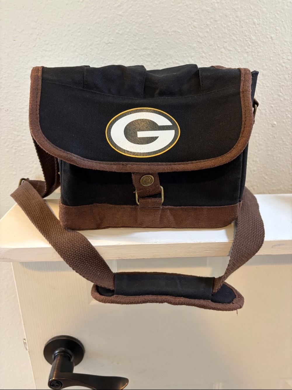 Green Bay Packers Legacy Picnic‎ Time Crossbody Drink Carrier Canvas Suede NFL